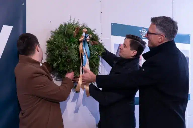 Bokrétaünnepség a Bagoly Klinika kecskeméti építkezésén