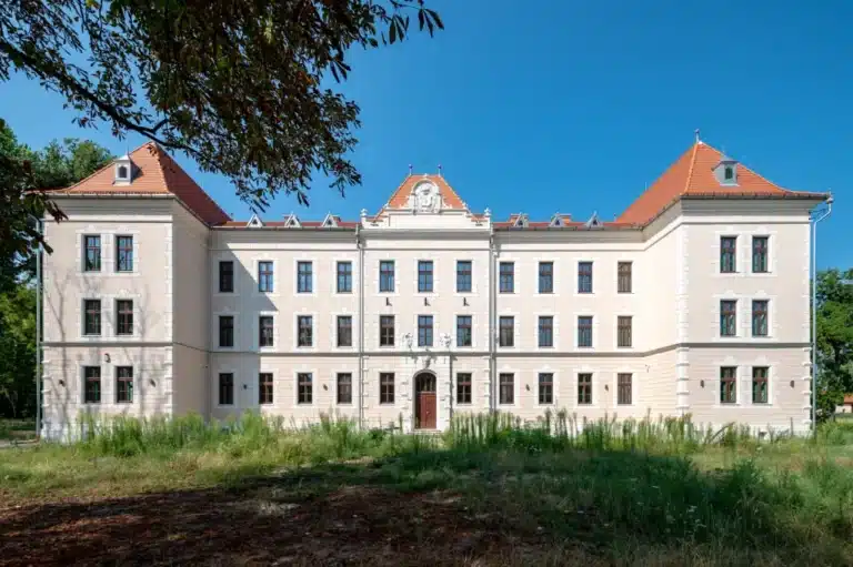 Kada Elek Szakgimnázium Kecskemét felújítva